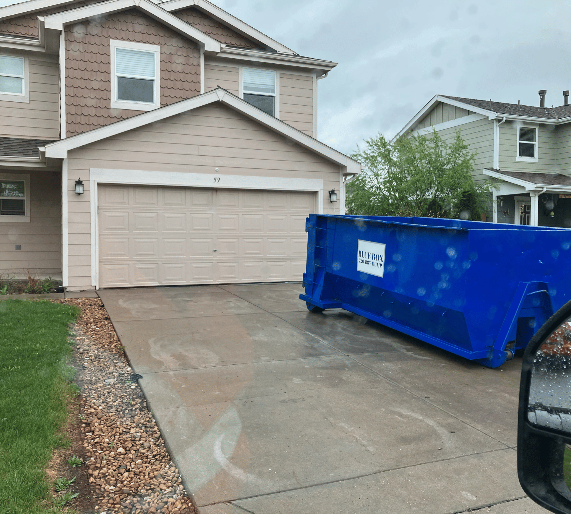 NEW YEAR’S RESOLUTION: USE ROLL-OFF DUMPSTERS FOR DECLUTTERING